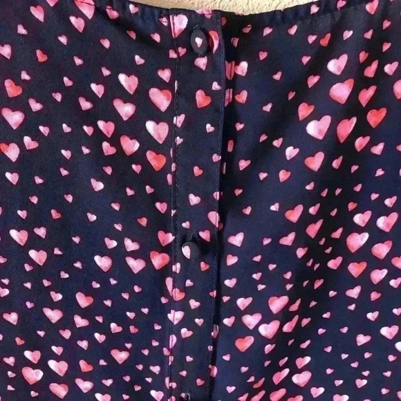 Torrid Flowy Navy valentine Blouse with Pink Hearts sz 2X - Picture 6 of 6